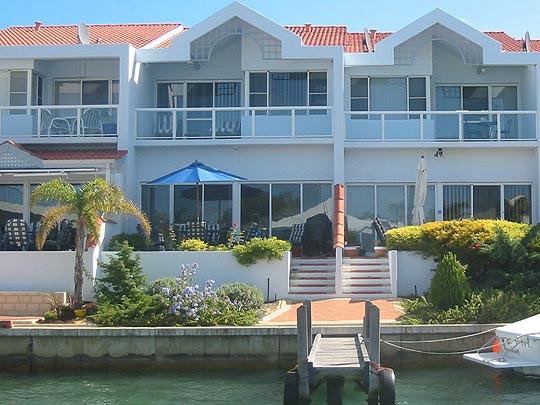 Port Sails Canal Villa, Mandurah holiday rental accommodation private jetty